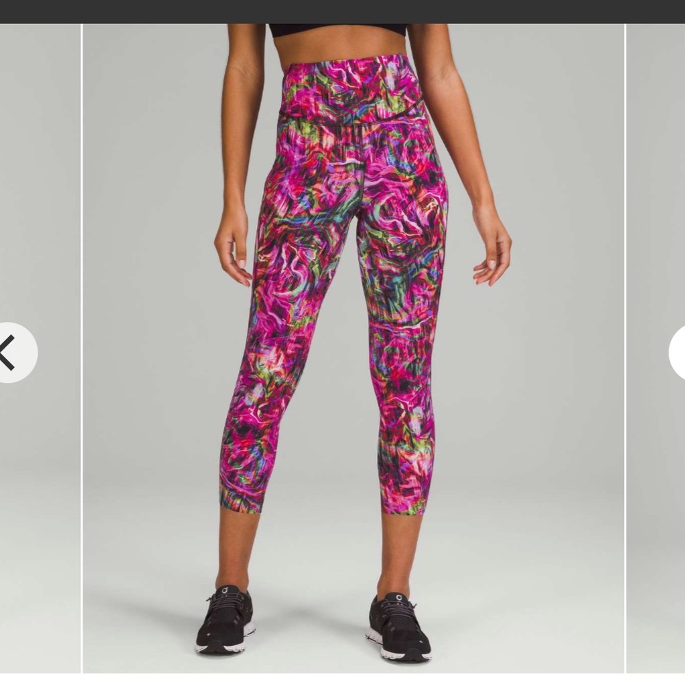Lululemon Base Pace High-Rise Running Tight 25"
Hyper Flow Pink Multi